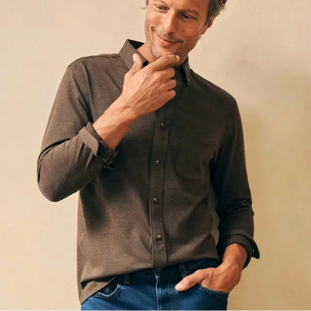 Faherty Men's Gray Button-Down Casual Shirt - Picture 2 of 7